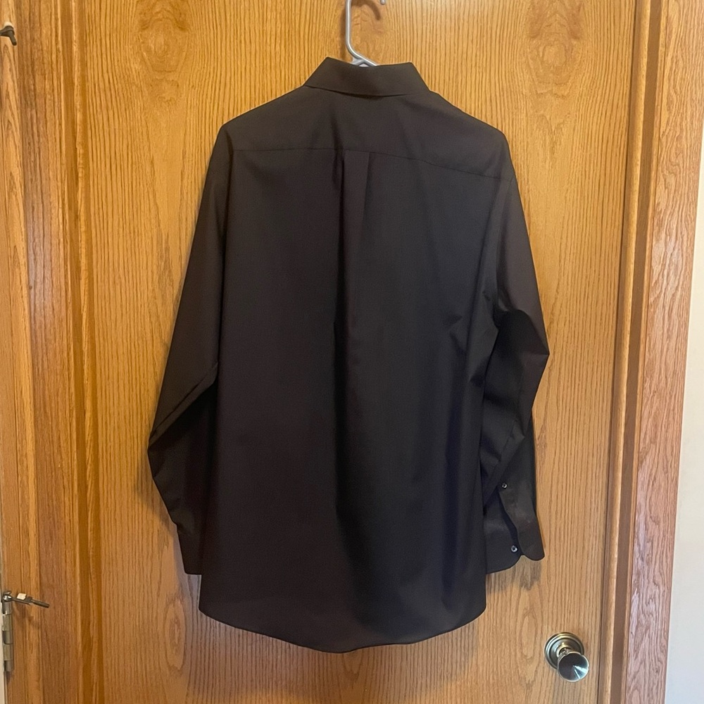 Stafford Wrinkle-free Men’s Dress Shirt.  Size 16 (34).  Excellent condition. - Picture 2 of 4